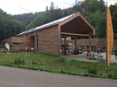 Medvěda i vlka můžete potkat v Beskydech. Ve Skalním mlýně se o nich dozvíte víc