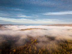 FOTO: Vystoupejte nad mlhu! Vychutnejte si úchvatný pohled na krajinu Blanenska