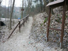 Policie pátrá po vandalech,  kteří ničili u Masarykovy studánky