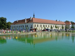 Nadace ČEZ podpořila výstavbu koupaliště a sportovního areálu v Oslavanech