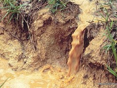 Další průtrž mračen: Bučovice zaplavilo bahno z polí