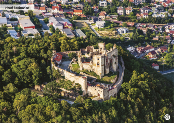 Boskovice hrad zřícenina letecký +Blanensko z nebe.png