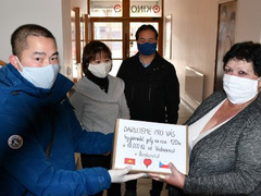 Vietnamská obchodní asociace darovala Boskovicím hygienické gely a dezinfekce