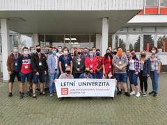 Začala Letní univerzita s rouškou a desinfekcí v kapse