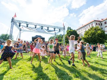 Festival Energie pro kulturu v Třebíči proběhl s oranžovými handbikes Nadace ČEZ