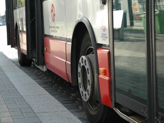 Pozor na změnu některých autobusových zastávek. V Rosicích začala týdenní výluka