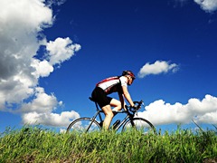 Před Náměští nebezpečně kličkoval opilý cyklista, nadýchal 1,3 promile