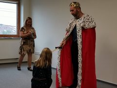 Vranovická knihovna se rozrůstá. Druháci byli pasovaní na čtenáře