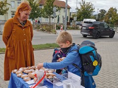 FOTO: Vítězka pořadu Peče celá země podpořila v Tišnově charitní sbírku Koláč pro hospic
