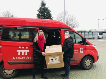 Vánoční dárky v podobě sedmi funkčních tiskáren obdržela Oblastní charita Třebíč