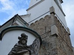Vandalové málem zapálili kostel v Rosicích