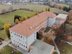 ZŠ Morávkova ve Vyškově má novou střechu, učebny i vybavení zahrady