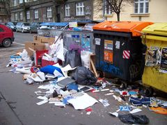 Nahromaděné krabice nejen od vánočních dárků nemusíte vyhazovat. Využijí je e-shopy