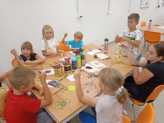 Léto se blíží! Mraveniště v Říčanech láká na keramiku, angličtinu i příměstský tábor