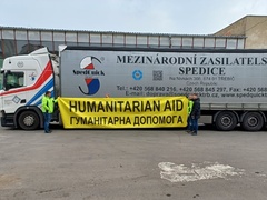 OBRAZEM: Z Třebíče odjel kamion s pomocí do Zakarpatí
