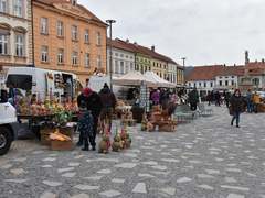 Trhy na Masarykově náměstí v Brandýse se probouzí k životu. Prodejci zde budou každou středu a sobotu