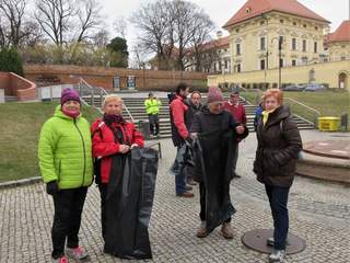 Na Slavkovsku a okolních regionech se chystá 40 úklidových akcí. Ukliďme Česko podpoří i sběr mobilů