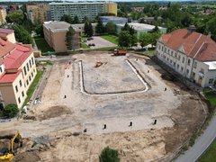 FOTO: U základní školy ve Vyškově vznikne venkovní učebna i lezecká stěna