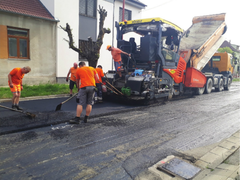 Nové silnice i chodníky. Zjistěte, které ulice v Kutné Hoře se letos dočkají opravy
