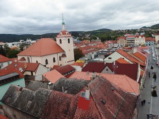 Turistům nabízí MIC Beroun dva nové upomínkové předměty. Nápaditou cyklolahev a decentní skleněný hrnek