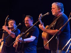 Trampská skupina Hop Trop vystoupí v Národním domě v Třebíči Trampská skupina Hop Trop vystoupí v Národním domě v Třebíči