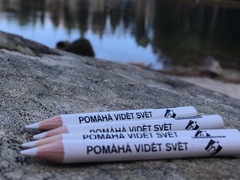 Právě probíhá další ročník sbírky Bílá pastelka. Přispějte taky