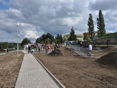 Nové hřiště ve Velkém Meziříčí slouží veřejnosti. Slavnostní otevření zpestřily exhibice