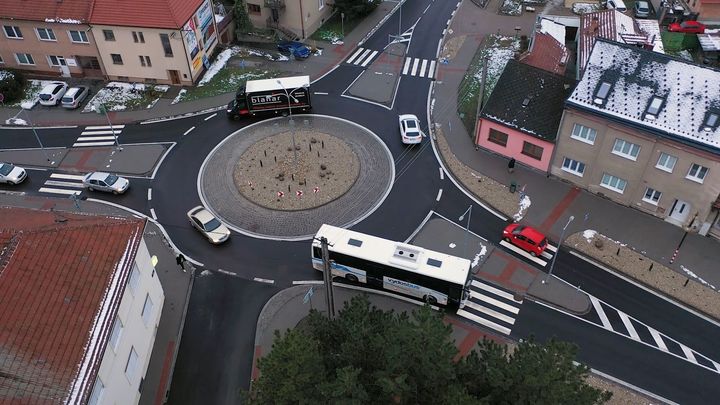 kruhova-krizovatka-dron-nova.jpg