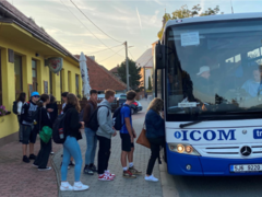 Nová ranní autobusová linka Rudíkov-Třebíč má odlehčit přeplněnému spoji z Velkého Meziříčí Nová ranní autobusová linka Rudíkov-Třebíč má odlehčit přeplněnému spoji z Velkého Meziříčí