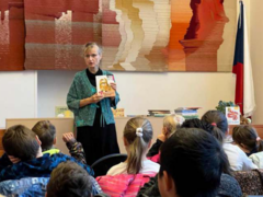 Městská knihovna Jaroměřice nad Rokytnou uspořádala besedy pro žáky s autorkou knih Ivonou Březinovou Městská knihovna Jaroměřice nad Rokytnou uspořádala besedy pro žáky s autorkou knih Ivonou Březinovou