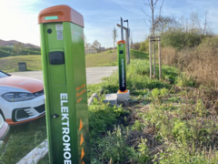 Na Moravě nechybí dobíjecí stanice pro elektromobily ani u vinohradů