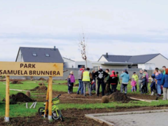 Na podzim proběhla nová výsadba stromů a keřů v Pohořelicích Na podzim proběhla nová výsadba stromů a keřů v Pohořelicích