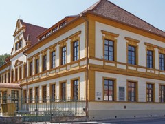 Čím bylo Šlapanické gymnázium v minulosti? Třeba zámkem či továrnou