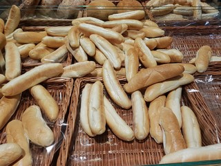 Slaný má novou pekárnu. Stovky lidí dorazily na otevření prodejny na pěší zóně