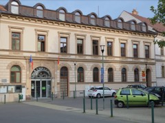 Rozmanitá historie budovy městského úřadu ve Šlapanicích začíná už v roce 1605