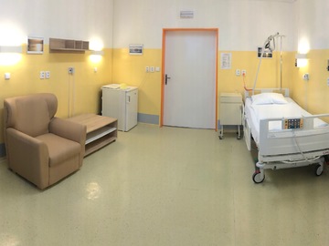 Nemocnice Kyjov nabízí větší komfort – otevírá další nadstandardní pokoj