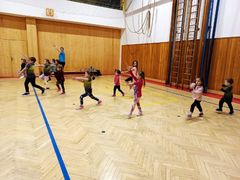 Atletika, která je pro celou rodinu. V Meziříčí trénují rodiče s dětmi