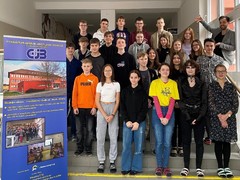 Studenti ivančického gymnázia chtějí vybudovat hřiště na plážový volejbal. Podpořit je můžete i vy