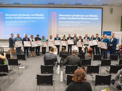 FOTO: Kde se nejlépe žije rodinám? Certifikát získaly i Vedrovice, Branišovice, Modřice i Židlochovice
