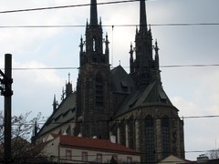 ANO znamená „nové nádraží na starém místě“