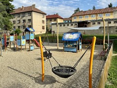 OBRAZEM: Nové cestičky i zastínění pískoviště. Rákosníčkovo hřiště v Rosicích se dočkalo vylepšení