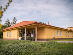 FOTO: U Odborného učiliště ve Cvrčovicích na Pohořelicku je nový domov mládeže. Ubytuje se zde až 24 žáků