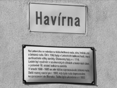V Letovicích odhalili již čtvrtou dodatkovou uliční ceduli