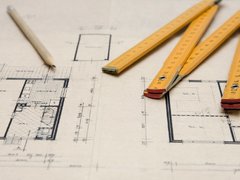 V Pohořelicích pokračují práce na přístavbě základní školy na ulici Lidická