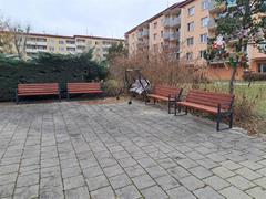 Nové lavičky potěšily seniory ve Znojmě