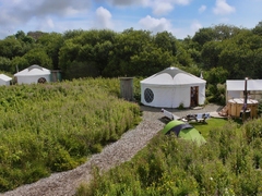 Turistické novinky pro rok 2024: V Levandulovém údolí na Berounsku se otevře nový glamping