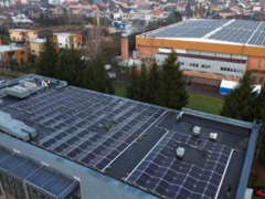 Na střechách 4 městských budov v Čáslavi přibydou fotovoltaické panely. Víte, o které budovy půjde?