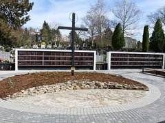 OBRAZEM: Na hřbitově v Blansku byla dokončena stavba nového kolumbária