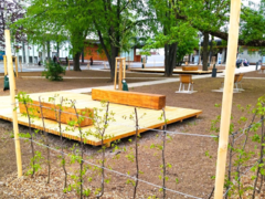 Park před kuřimským nádražím se znovu otevře. Prošel velkou proměnou