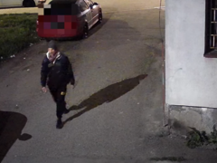 Zloděj se vloupal do restaurace ve Vlašimi. Ukradl alkohol, peníze a cigarety